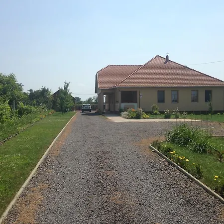 Guest house Koelcsey Kuria Vendeghaz Szatmarcseke